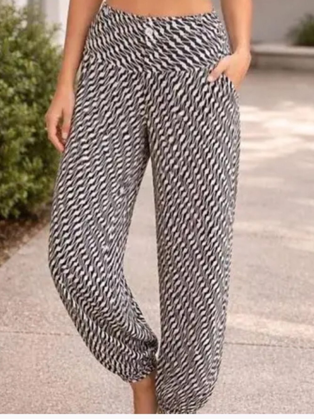 Anthropologie Black & White Patterned Harem Joggers